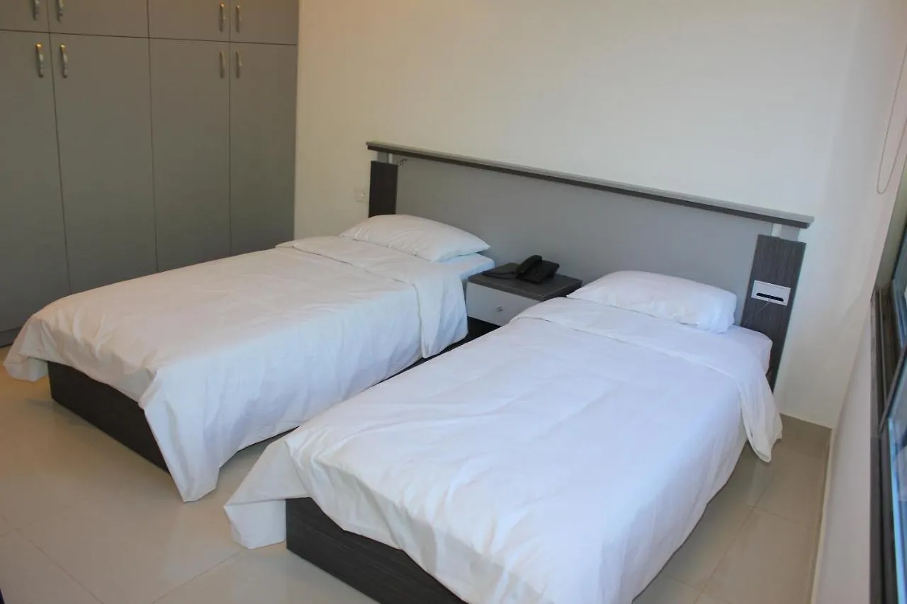 Отель Le Caravelle Beirut Mansourieh 4*,
