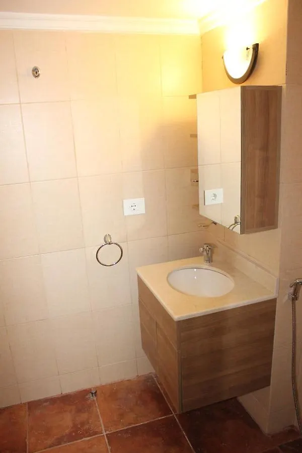 Отель Le Caravelle Beirut Mansourieh
