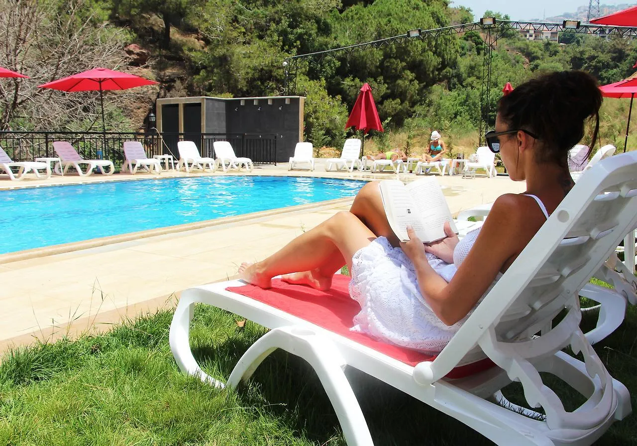 Отель Le Caravelle Beirut Mansourieh